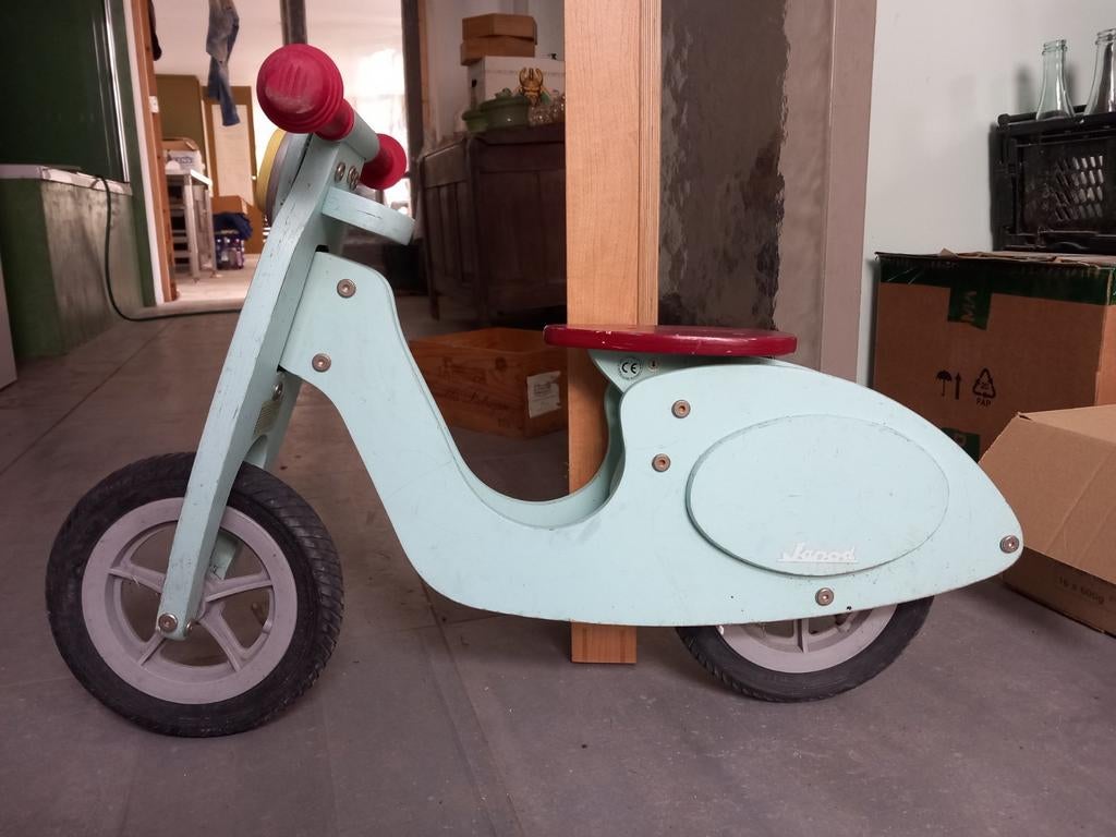 Vespa voor kindjes, Enlèvement, Vélo d'équilibre