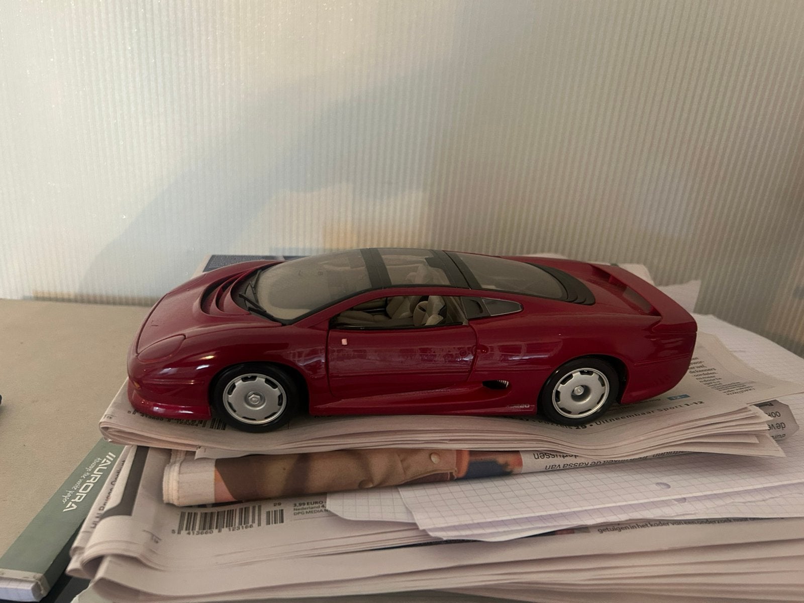 Jaquar XJ 220, Enlèvement, Comme neuf