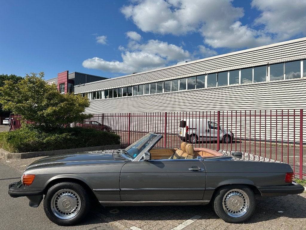 mercedes-benz 560SL, Cuir, Argent ou Gris, Achat, Entreprise