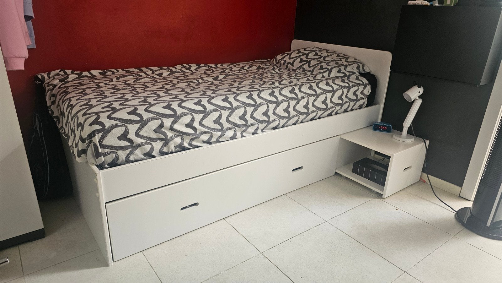stevig bed met lade en uitschuifbaar nachttafeltje, Huis en Inrichting, Ophalen, Gebruikt, Eenpersoons, Modern