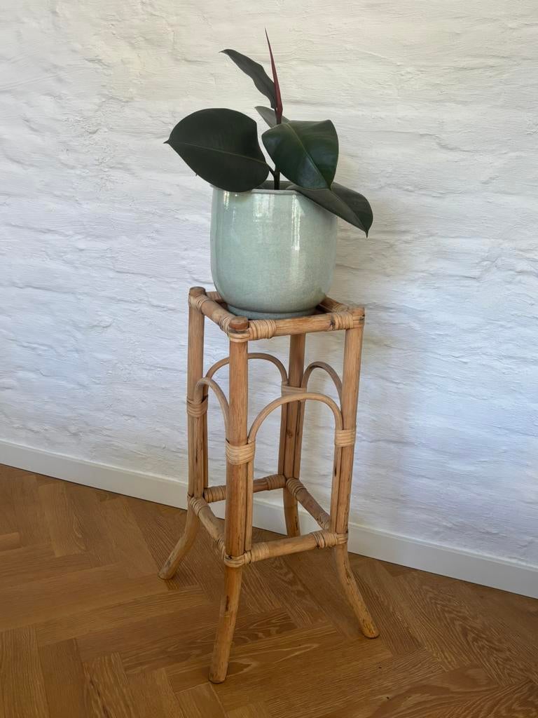 Vintage rotan plantenstand, Ophalen, Zo goed als nieuw