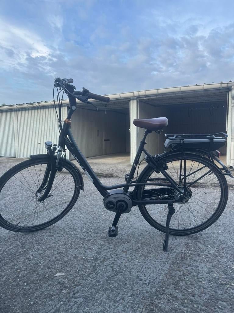 VÉLO ÉLECTRIQUE BATAVUS AVEC MOTEUR CENTRAL BOSCH, Enlèvement, Comme neuf, Batavus