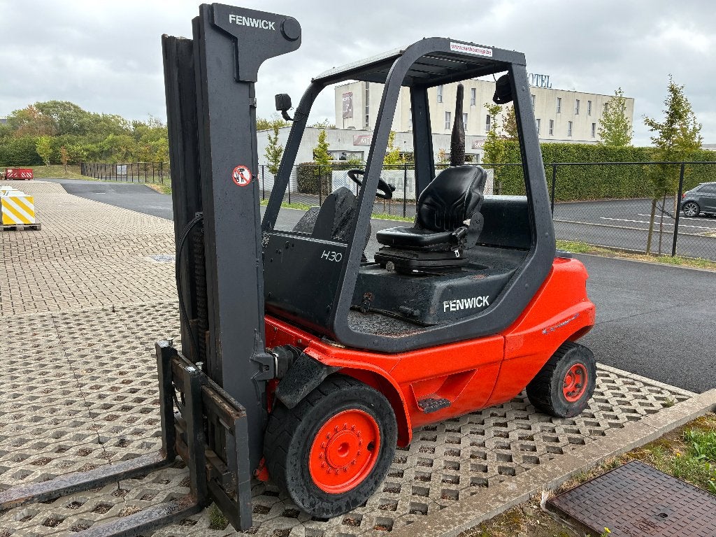 Heftruck linde op gas 3T met sideshift, Articles professionnels, Machines & Construction | Chariots élévateurs & Transport interne