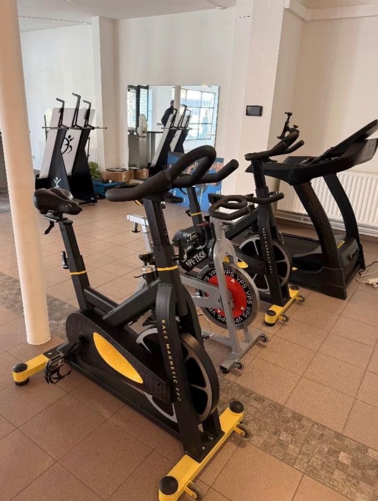 Vélo de spinning, Sports & Fitness, Enlèvement, Comme neuf, Vélo de spinning