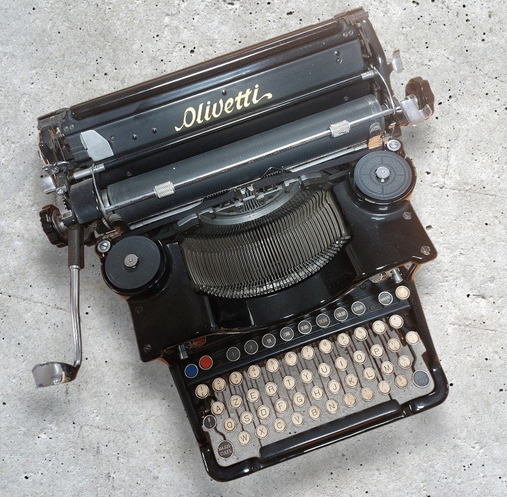 Olivetti M40 typemachine (AZERTY / S.A. Belge Bruxelles), Antiek en Kunst, Ophalen