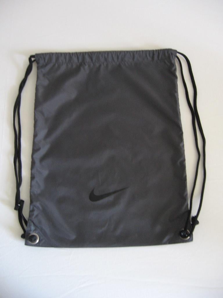 Donkergrijs rugzakje van Nike, 35 cm x 43 cm, Ophalen of Verzenden, Zo goed als nieuw