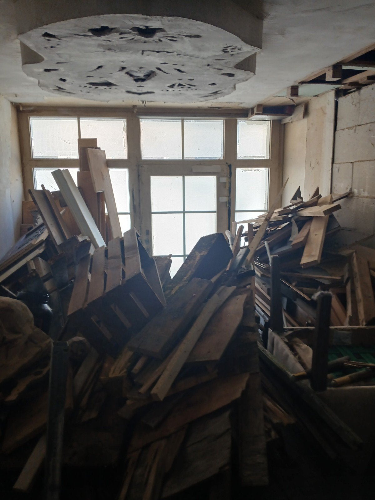 Gratis hout! Ook enkele mooie kleinere boomstamplanken, Doe-het-zelf en Bouw, Ophalen