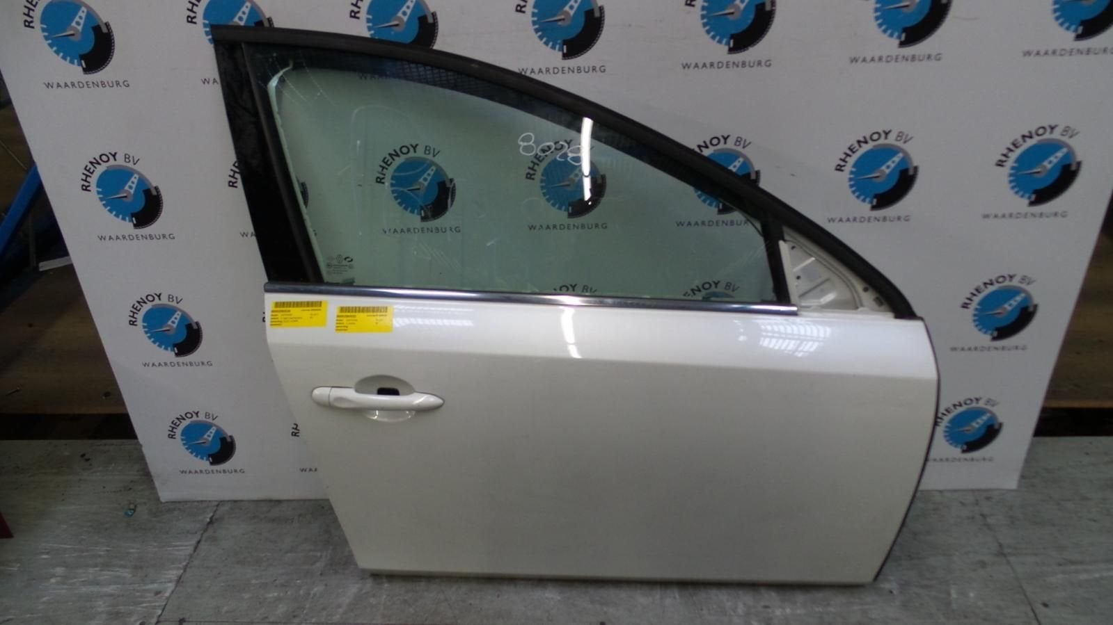 RENAULT LATITUDE PORTIER RV 2011, Ophalen of Verzenden, Gebruikt, Stiba lid
