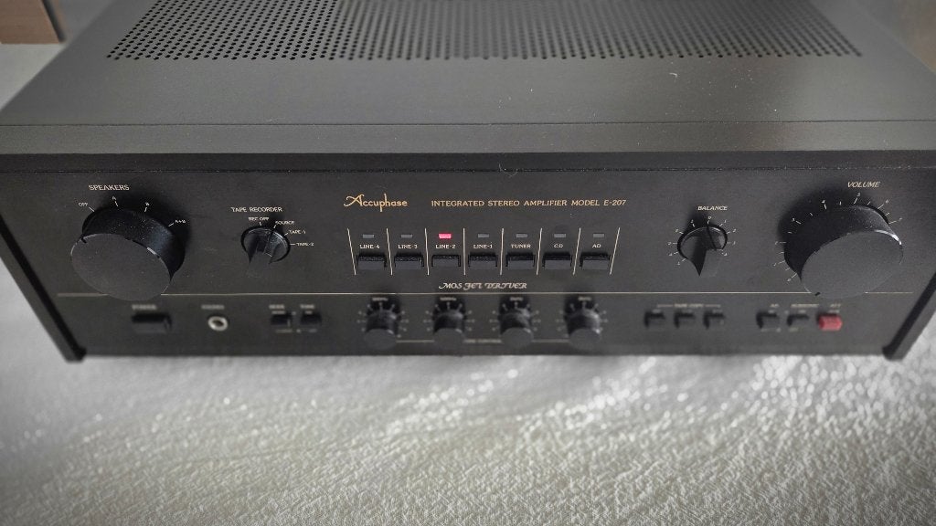 Accuphase E-207, Enlèvement, Reconditionné, 60 à 120 watts, Autres marques