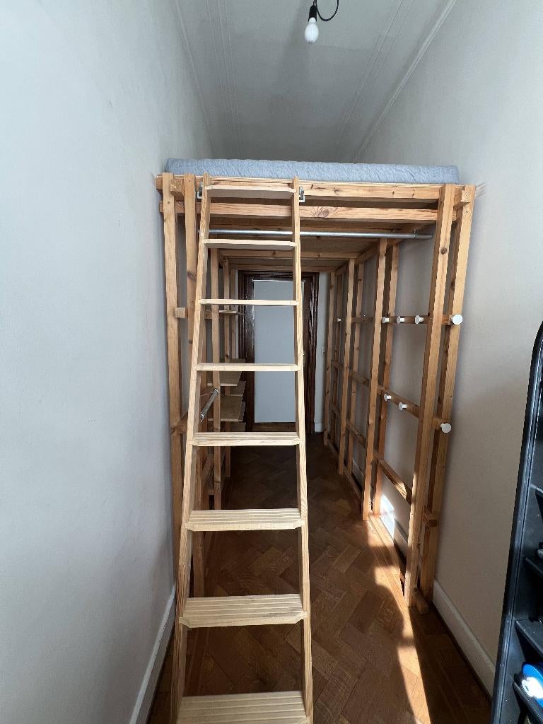 hoogslaper ( maatwerk ) met schabben, Enlèvement, Comme neuf, Lit mezzanine