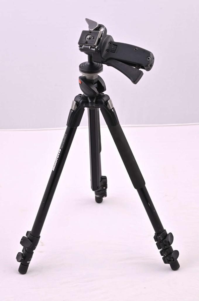 Trepied Manfrotto, TV, Hi-fi & Vidéo, Photo | Trépieds & Rotules, Utilisé, Trépied, 150 à 175 cm, Avec rotule, Enlèvement ou Envoi