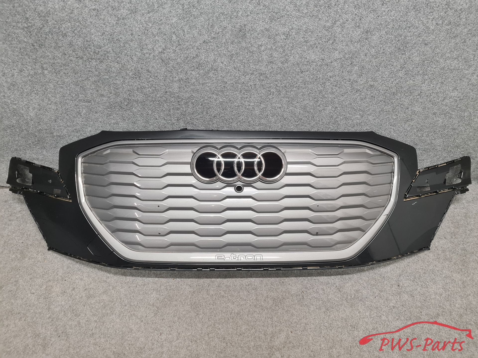 AUDI Q4 E-TRON 89A GRILL VOORBUMPER ORIGINEEL, -, Utilisé, -, -
