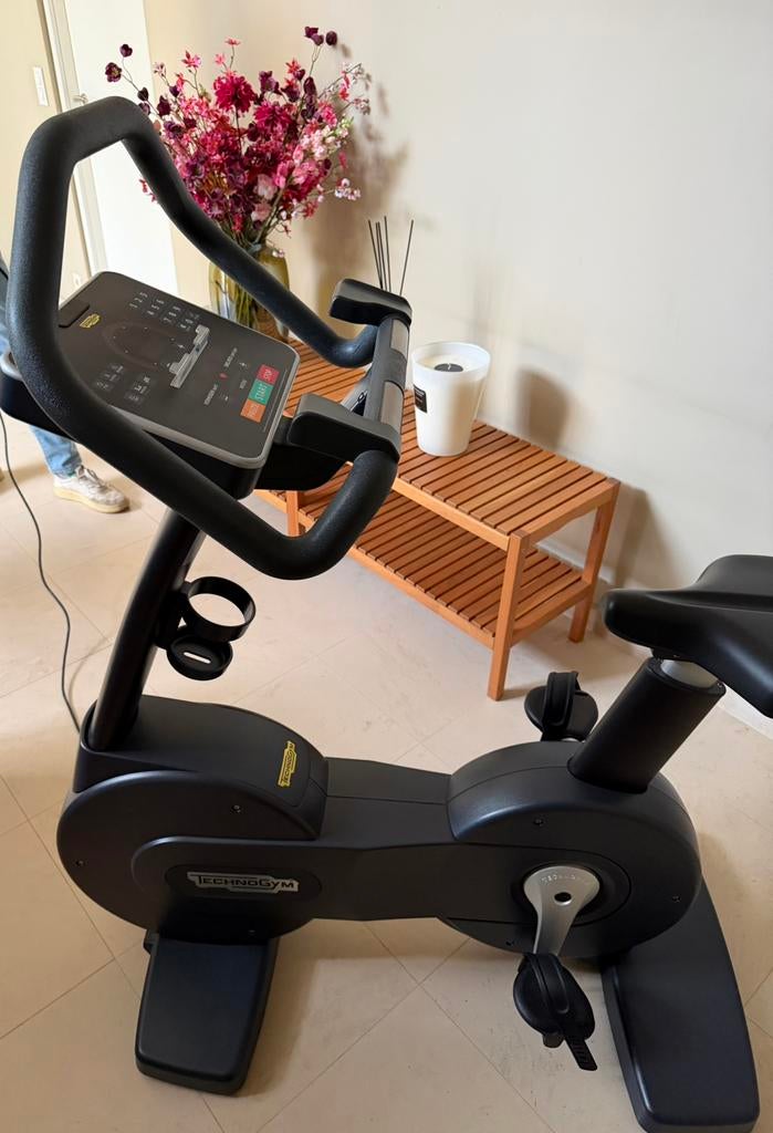 TECHNOGYM FORMA BLACK NEW BIKE HOMETRAINER, Enlèvement ou Envoi, Comme neuf, Vélo d'appartement