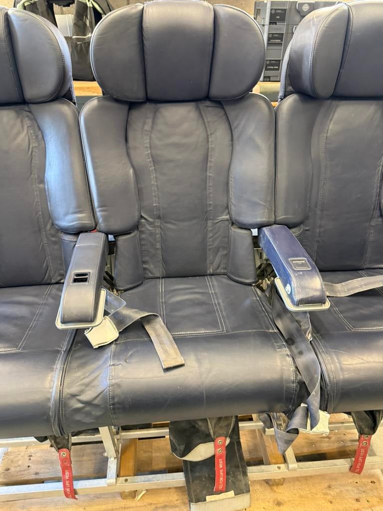 Vliegtuigzetels Business Brussels airlines, Huis en Inrichting, Ophalen, Gebruikt, Driepersoons, Leer