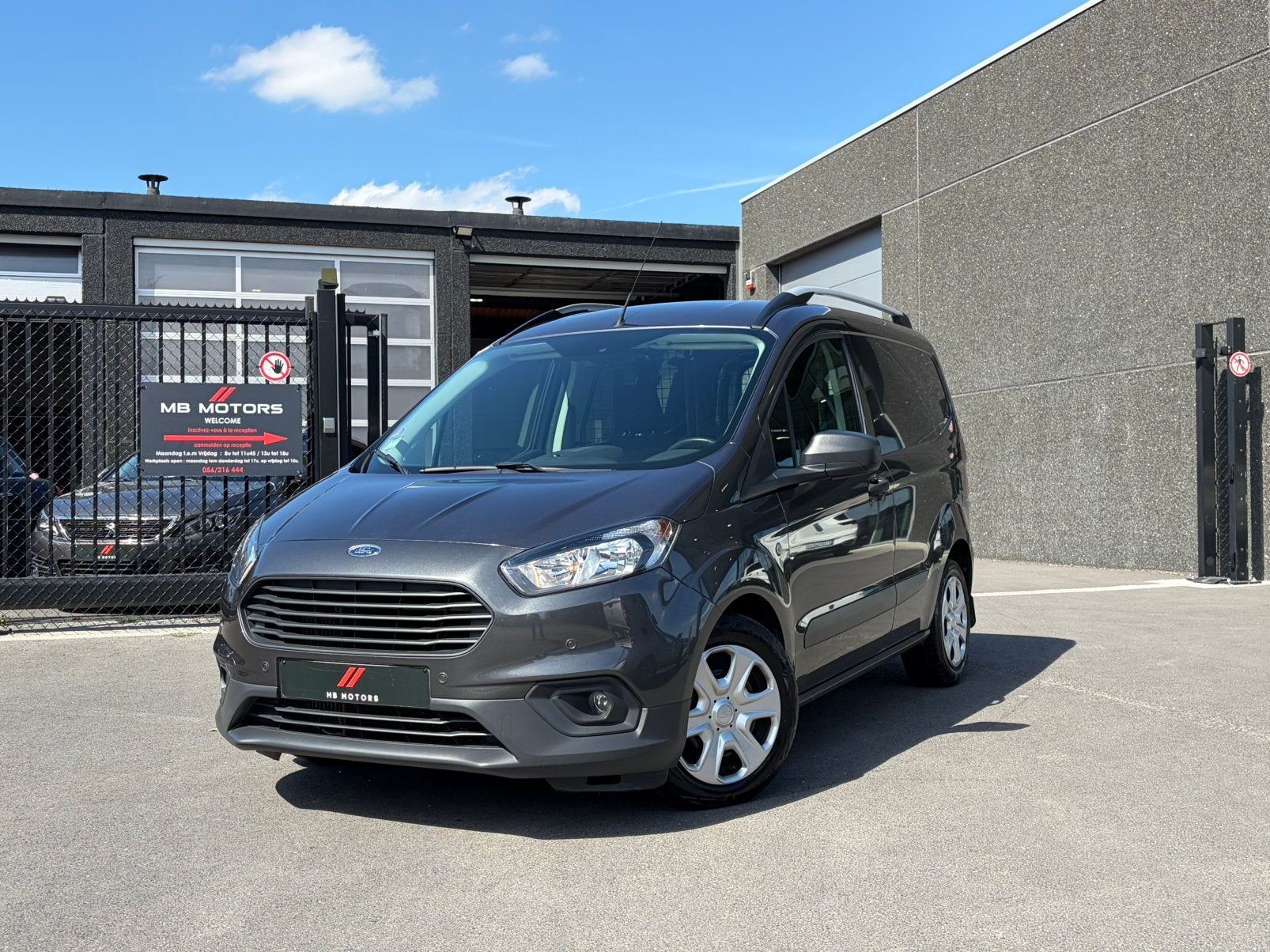 Ford Transit Courier, Auto's, Bestelwagens en Lichte vracht, Voorwielaandrijving, Stof, Parkeersensor, Bedrijf