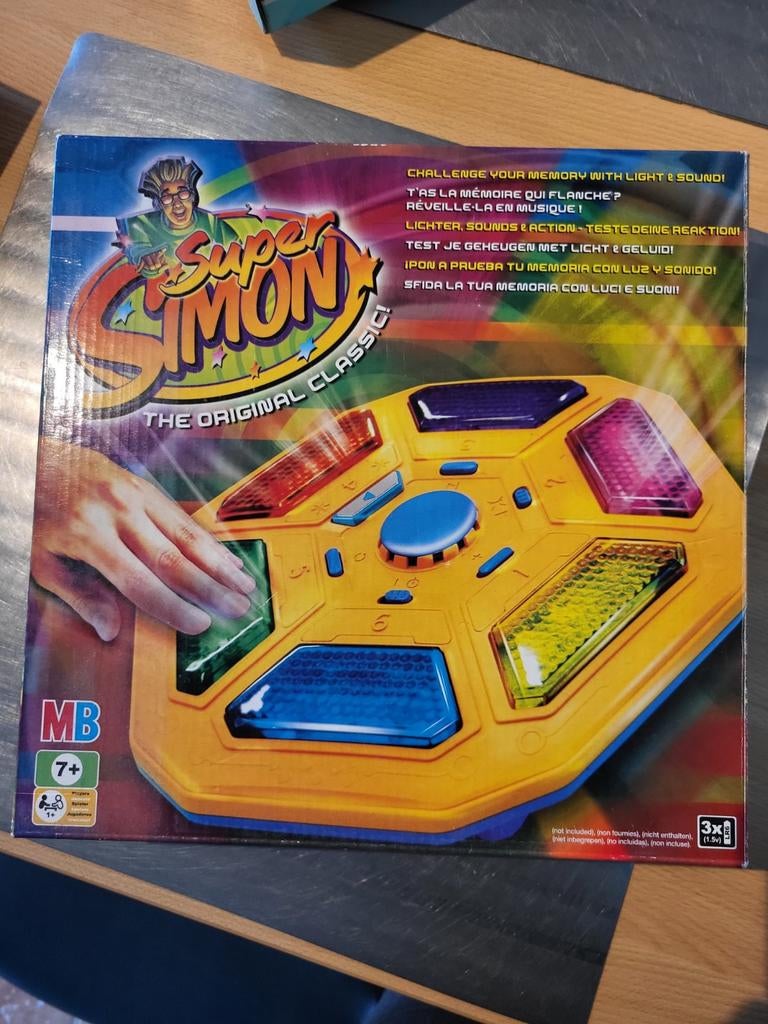 Super Simon — Jeu de mémoire et de réaction amusant, Enlèvement