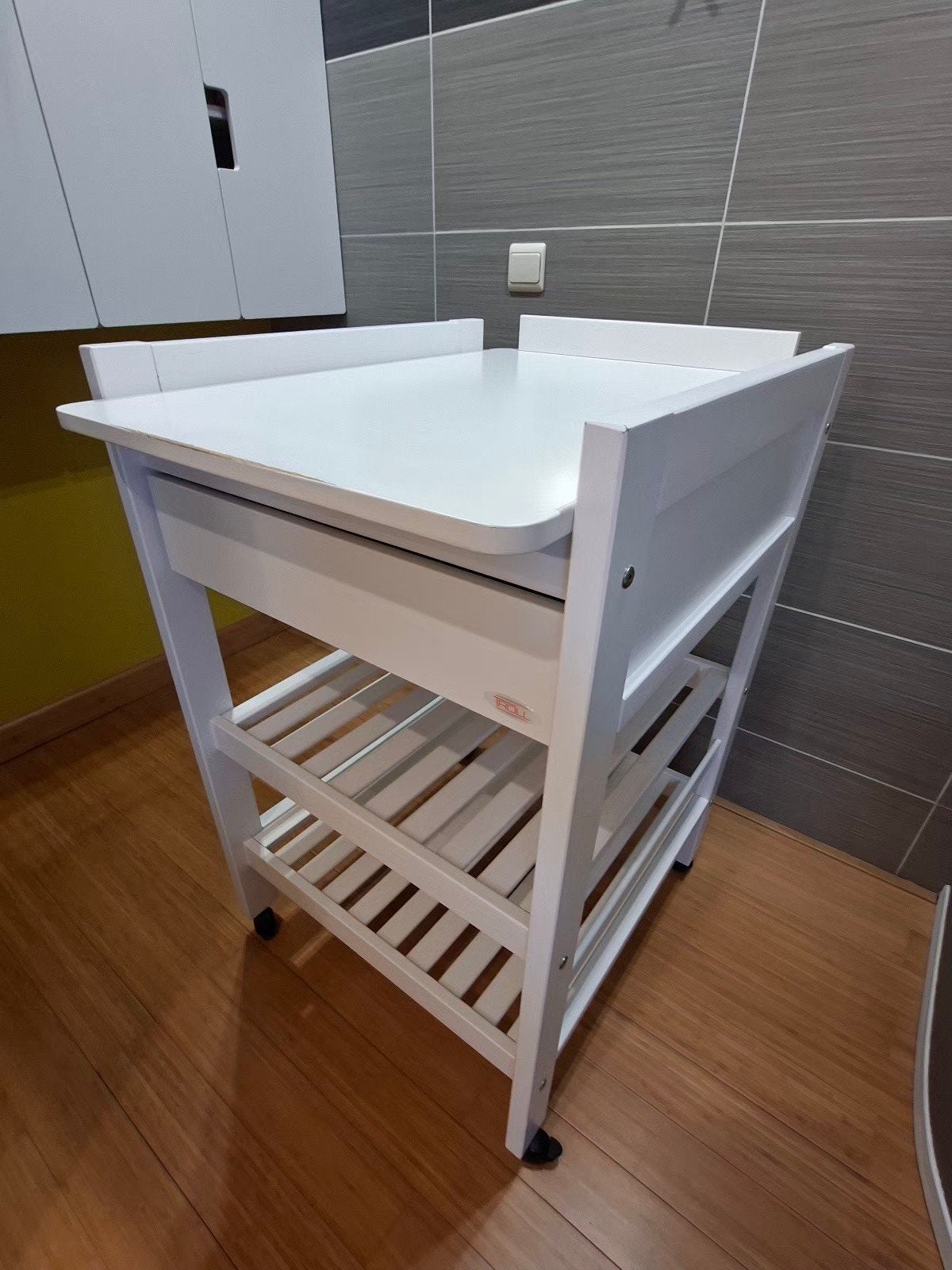 Table à langer blanche – marque Troll, Enfants & Bébés, Bains & Soins, Autres marques, Enlèvement, Utilisé, Standard