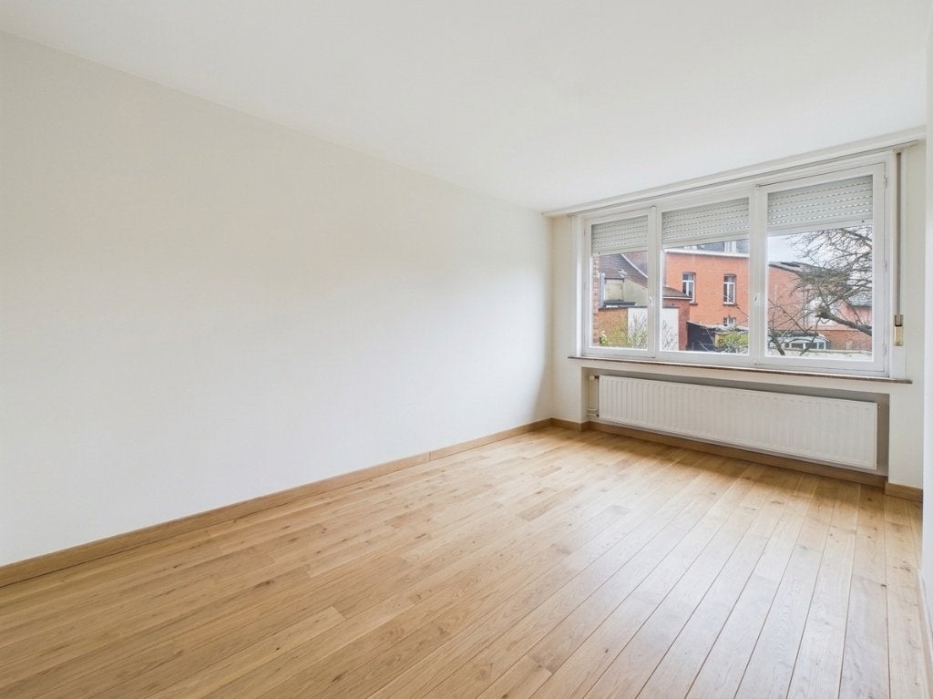 Maison commercial 300m² à louer Braine-l'Alleud, Immo, Maison 2 façades, 4 pièces, En direct du propriétaire, 300 m²