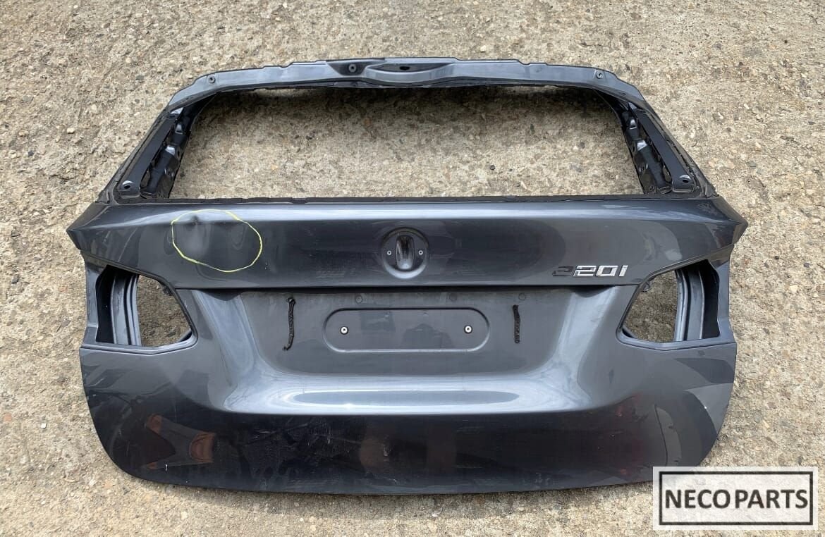 BMW 2 SERIE F46 GRAN TOURER ACHTERKLEP ORIGINEEL OP AANVRAAG, Gebruikt, -, -, Ophalen of Verzenden