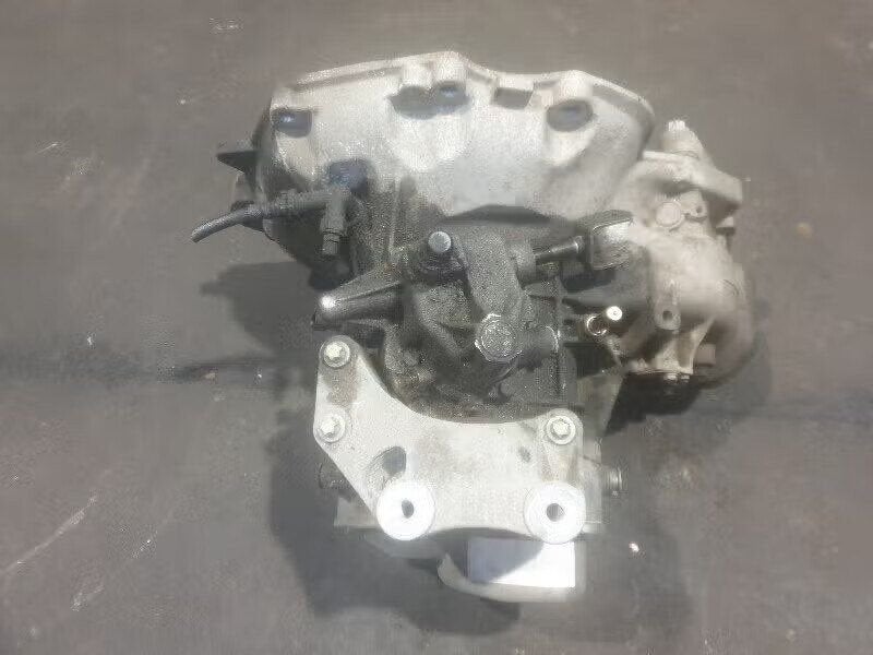 VERSNELLINGSBAK Opel Corsa D (01-2006/12-2014) (f13-w-429), Bahnhofsplatz 65423 Rüsselsheim am Main, DE, Gebruikt, Opel, Opel Automobile GmbH