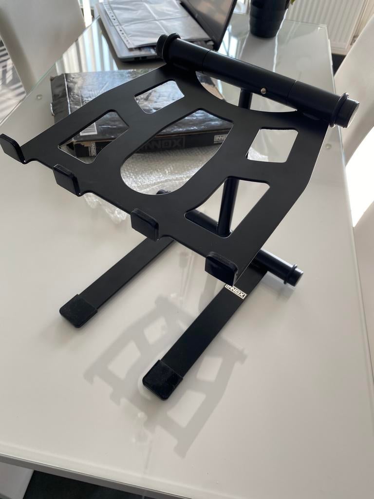 INOX multimedia stand for labtops and tablets, Ophalen, Zo goed als nieuw, In hoogte verstelbaar