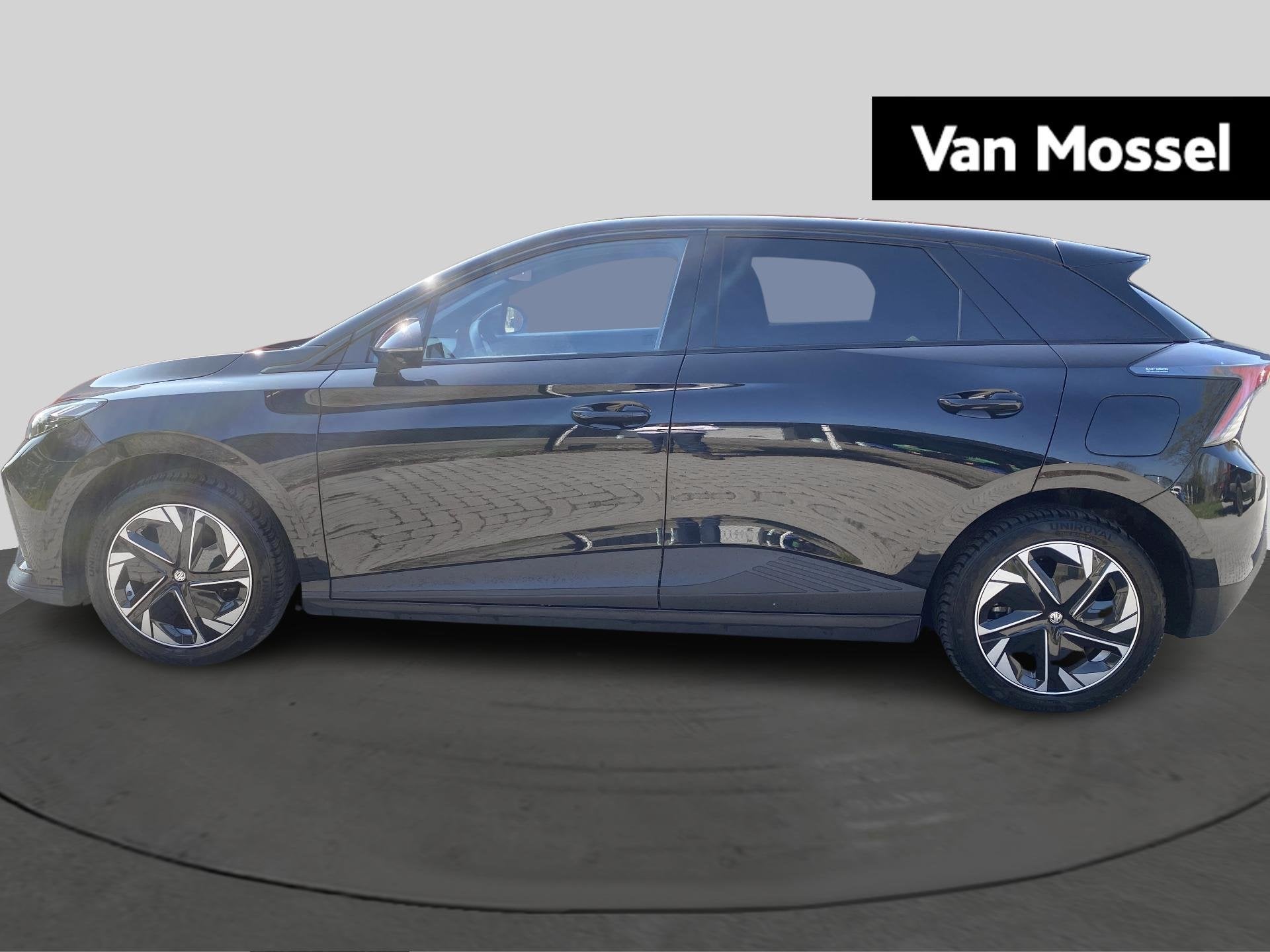 MG MG4 64 kWh Luxury (automatique), Autos, MG, Achat, 87 ch, Noir, 5 portes