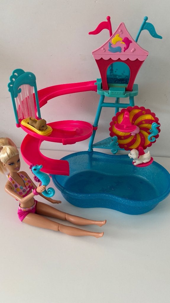 Waterpretpark puppy Barbie, Ophalen of Verzenden, Zo goed als nieuw, Barbie