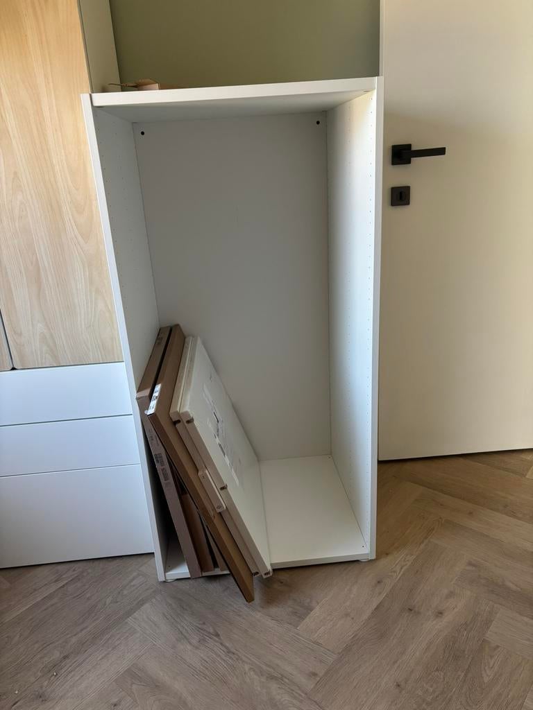 IKEA Platsa + bijbehoren, Huis en Inrichting, Kasten | Kleerkasten, Ophalen, Met plank(en), 100 tot 150 cm, Nieuw