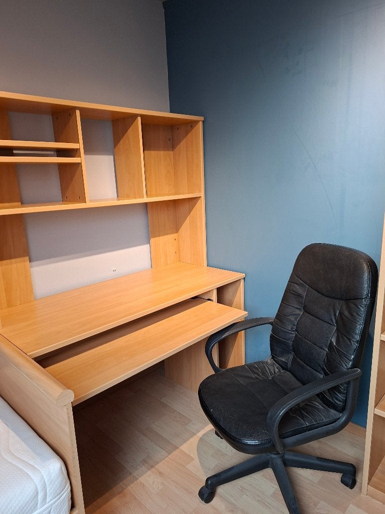 Bureau (Fineerhout) met zwarte bureaustoel, Maison & Meubles, Naturel, Enlèvement, Utilisé, Bois