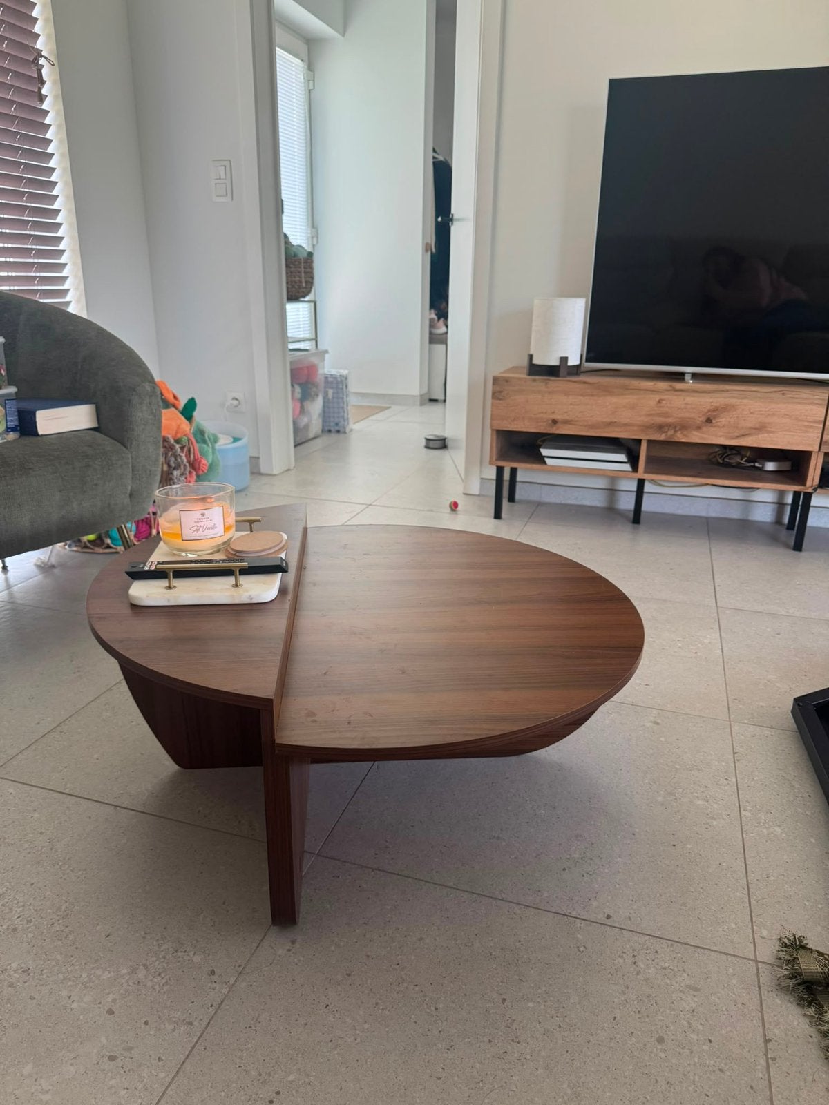 Walnoot Salontafel 85 CM diameter, Ophalen, Zo goed als nieuw