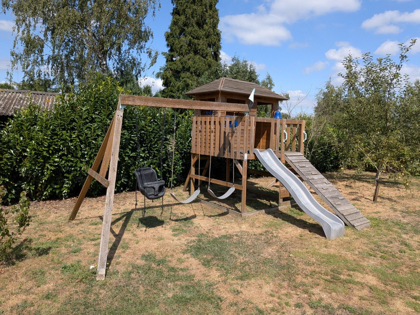 Speelhuisje met schommel, Ophalen, Gebruikt, Schommel