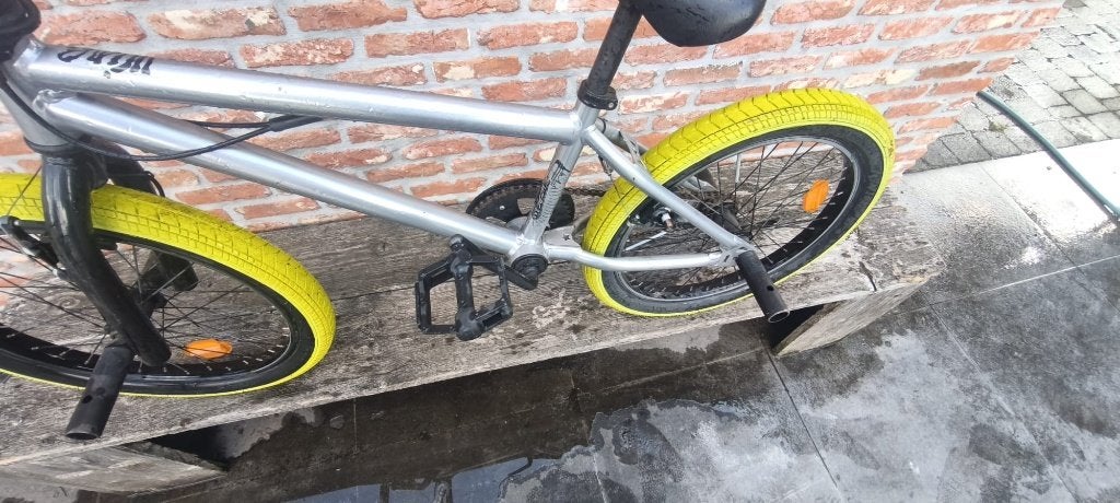 BTWIN BMX 20 inch – zilver met felgele banden, Ophalen, Velgrem, Aluminium, Btwin