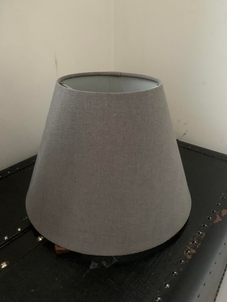 Abat-jour gris en tissu, au design sobre et élégant, Maison & Meubles, Lampes | Abat-jour, Enlèvement ou Envoi, Comme neuf, Gris