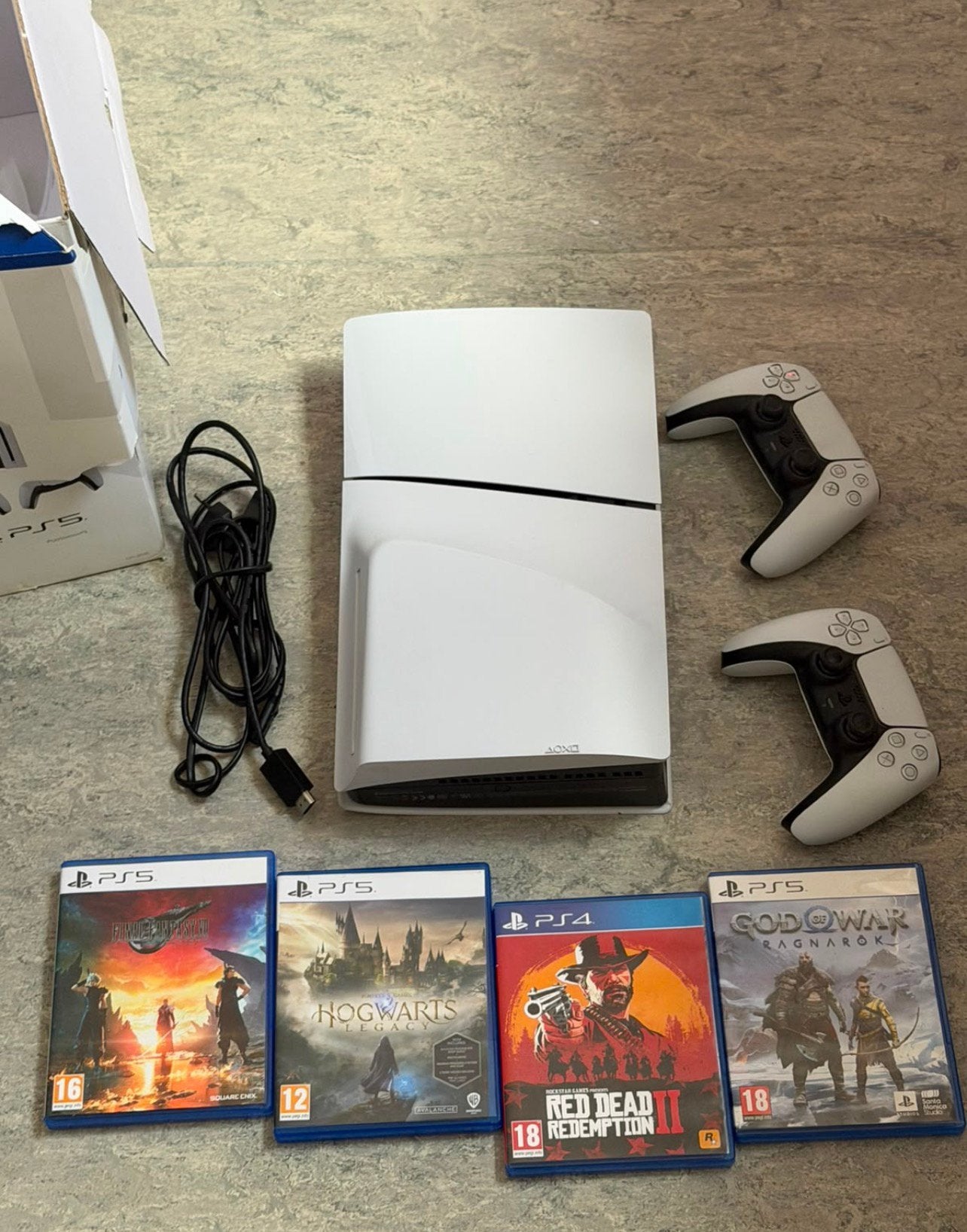 PlayStation 5 (PS5) te koop met 2 controleer, Games en Spelcomputers, Spelcomputers | Sony PlayStation 5, Ophalen, Zo goed als nieuw