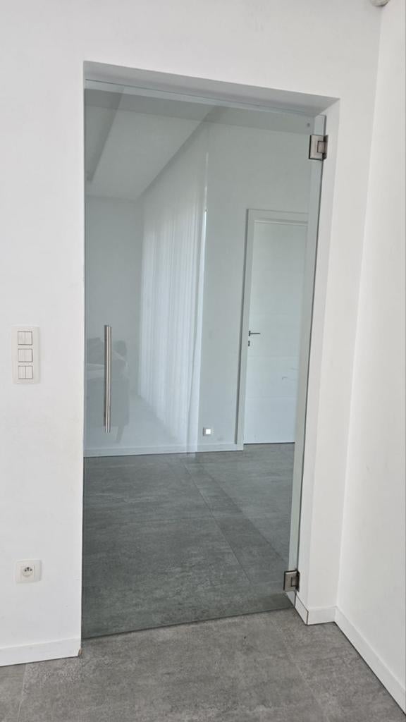 2 portes en verres, Enlèvement