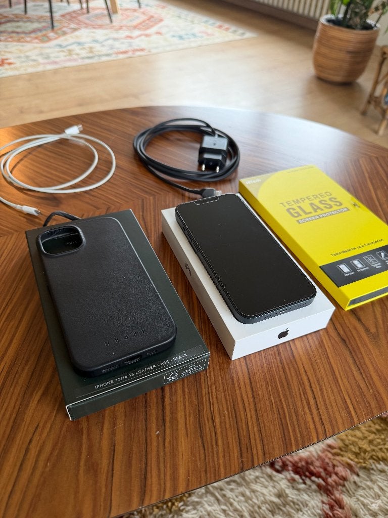 iPhone 13 - Zeer goede staat + accessoires, Telecommunicatie, Ophalen, 128 GB, IPhone 13, Zo goed als nieuw