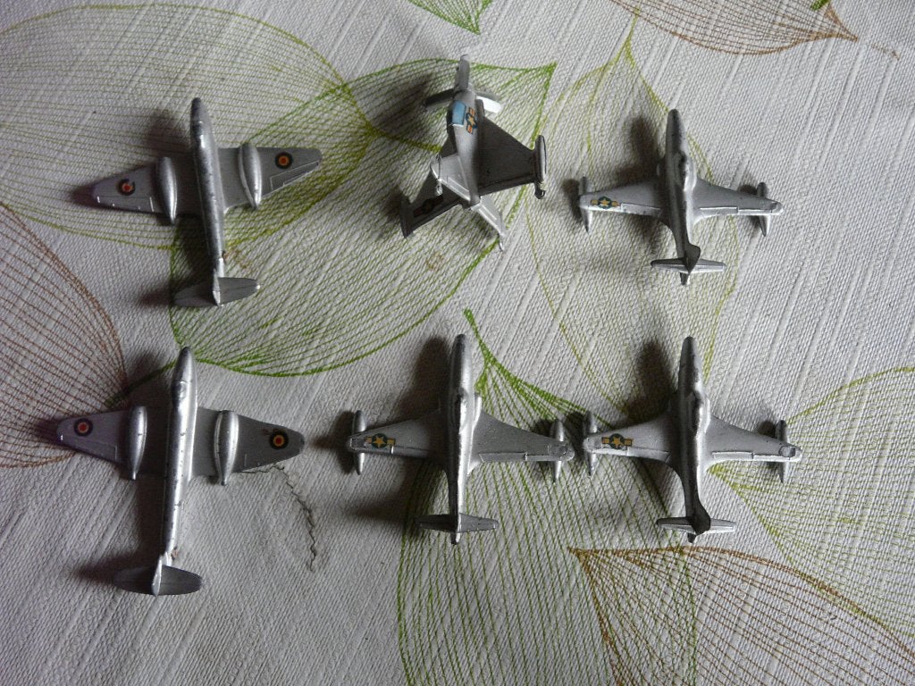 DINKY TOYS vliegtuigen, Overige merken, 1:144 tot 1:200, Gebruikt, Ophalen of Verzenden
