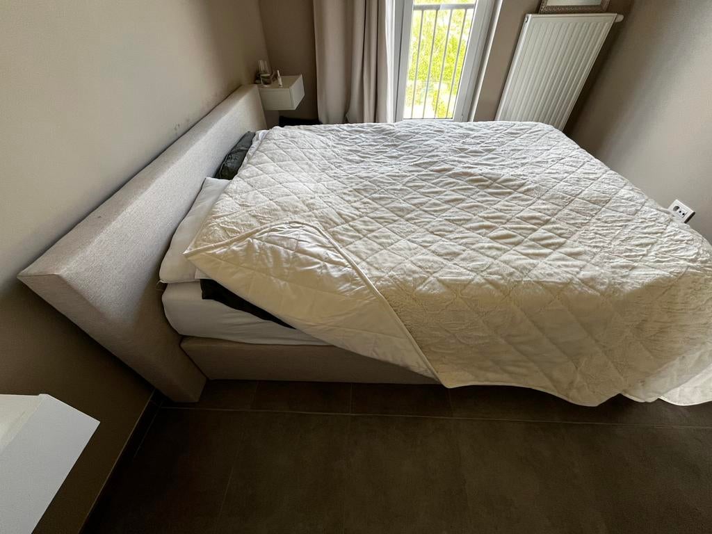 Bed zonder matras 1m60, Tissu, Comme neuf, Enlèvement, Crème