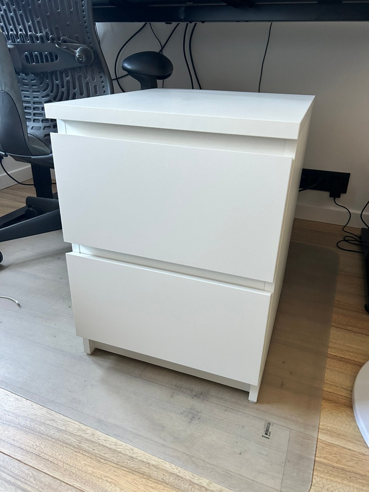 Wit IKEA nachtkastje in zeer goede staat., Ophalen, Gebruikt