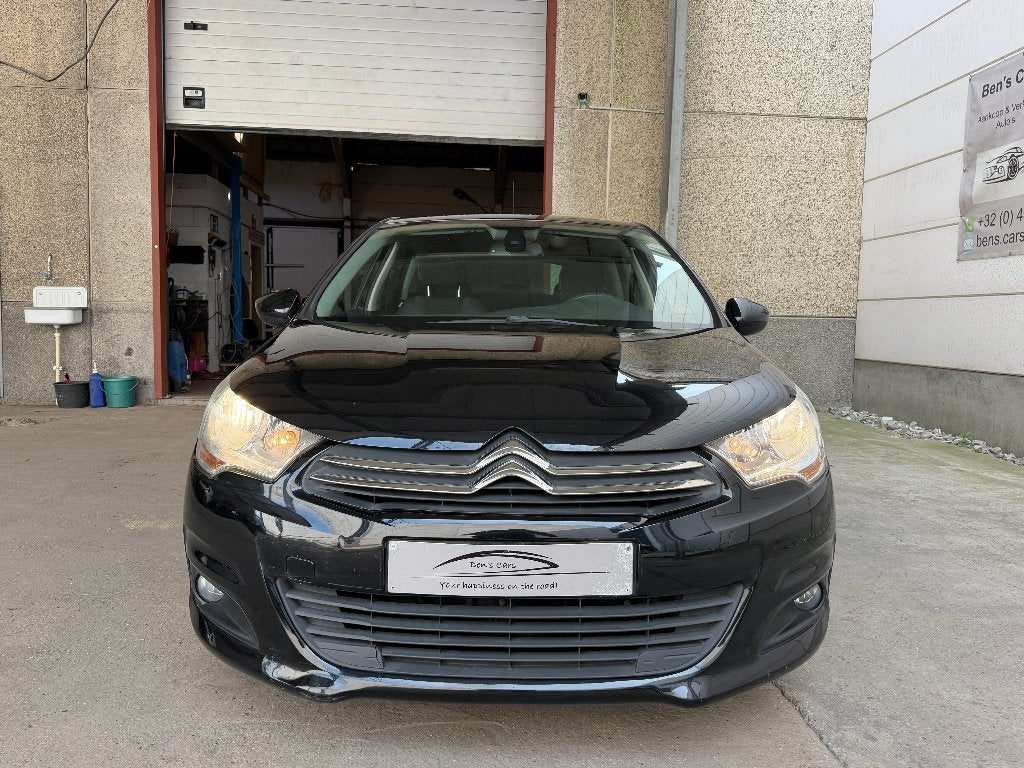 Citroen C4 1.4i Benzine 95pk  * Airco *, Euro 5, Stof, 140 g/km, Zwart