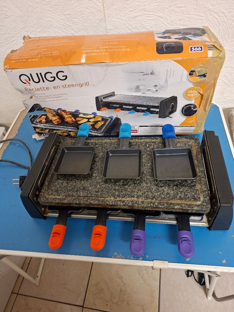 steengril nog met nieuwe pannetjes nog in goede staat, Electroménager, Plaques de gril, Enlèvement, Comme neuf, Gril de table