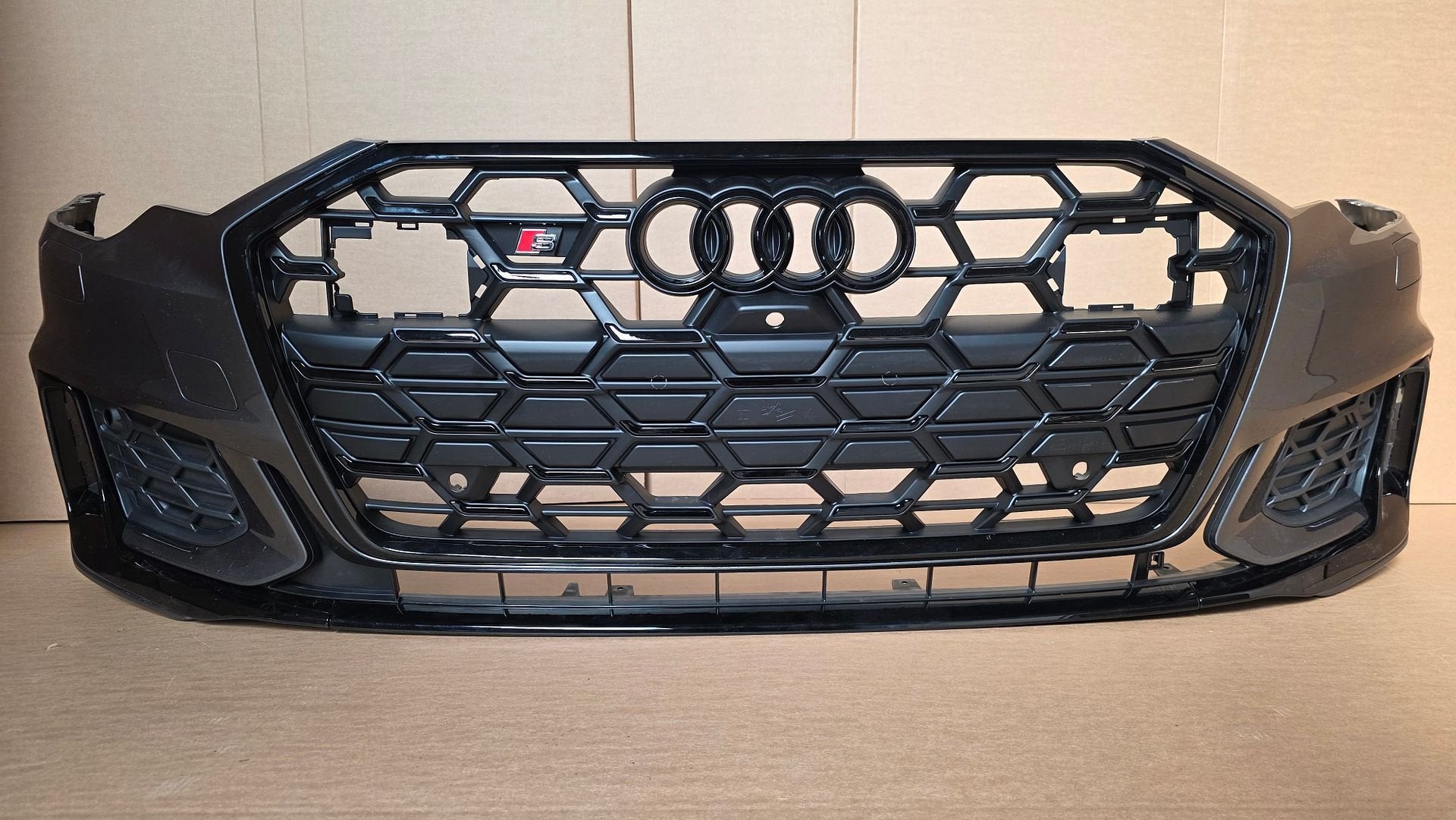 Voorbumper Audi A6 C8 4K Facelift S-Line 6xPDC KLS SLINE, -, Origine de la pièce connue, Audi, Utilisé