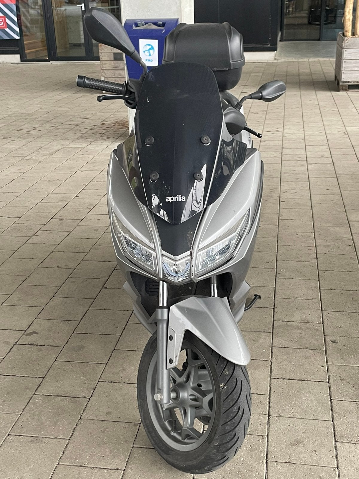 Aprilia SXR, Entreprise, Scooter