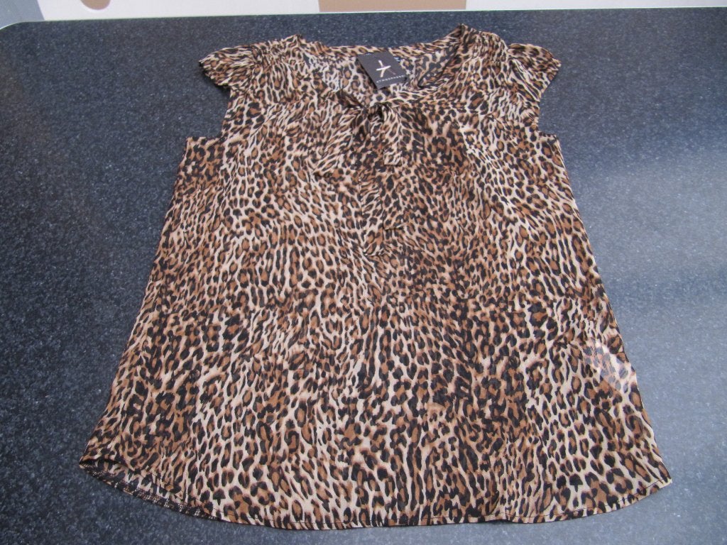 nieuw bloesje blouse luipaardprint korte mouw B 36 Fr 38, Enlèvement ou Envoi, Neuf, Taille 36 (S), Autres couleurs