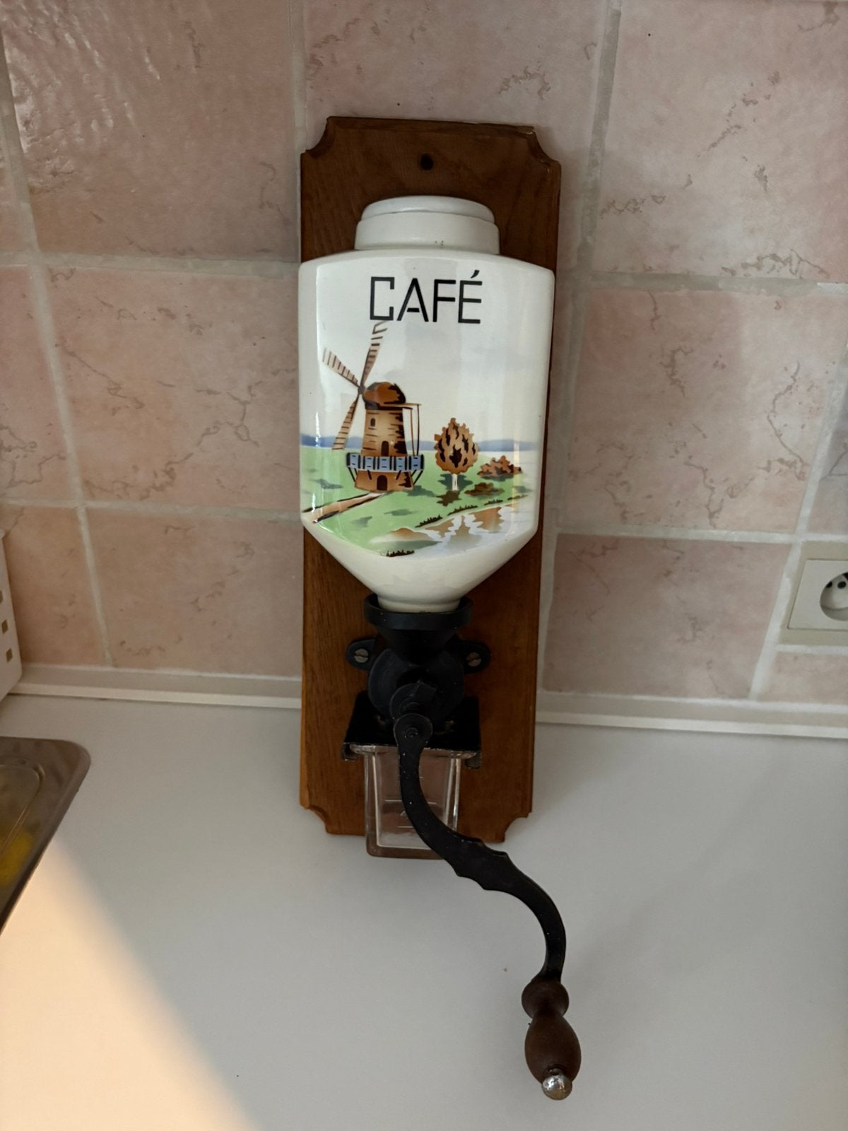 Oude koffiemolen voor aan de muur, Antiek en Kunst, Ophalen of Verzenden
