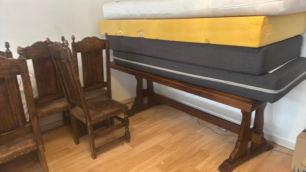 Eet tafel met stoelen + matrassen, Huis en Inrichting, Tafels | Eettafels, Ophalen, Zo goed als nieuw