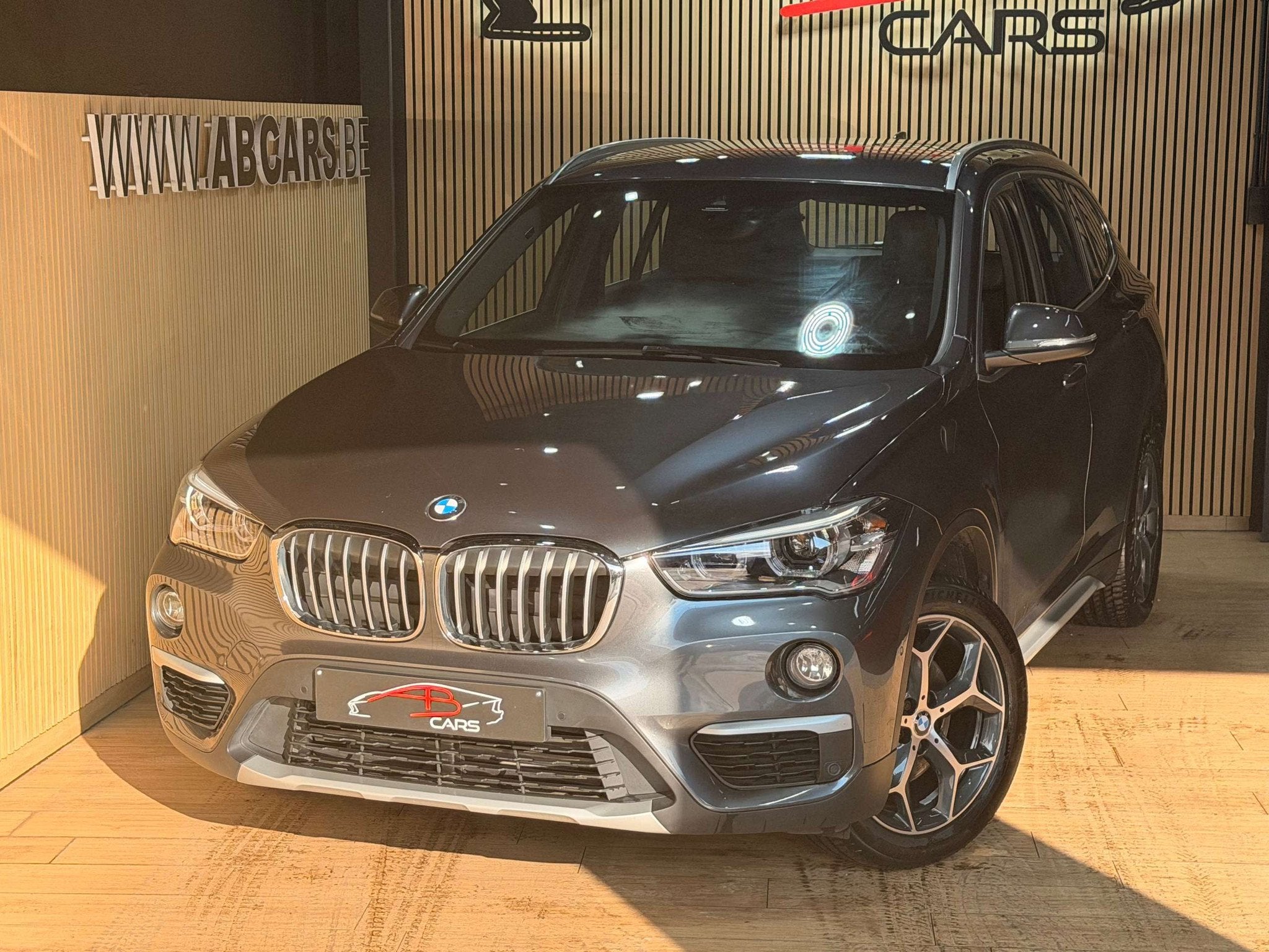BMW X1 1.5i sDrive18 * SPORT X LINE * GAR 12 MOIS *, Autos, BMW, Argent ou Gris, Achat, Euro 6, Entreprise