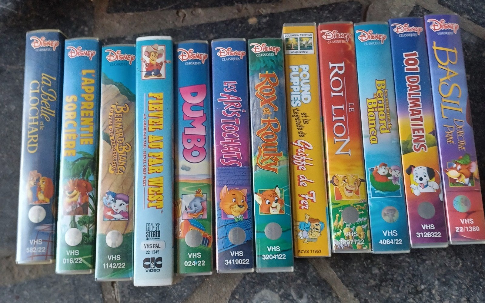 Lot de 12 cassettes VHS films Disney, Enlèvement, VHS