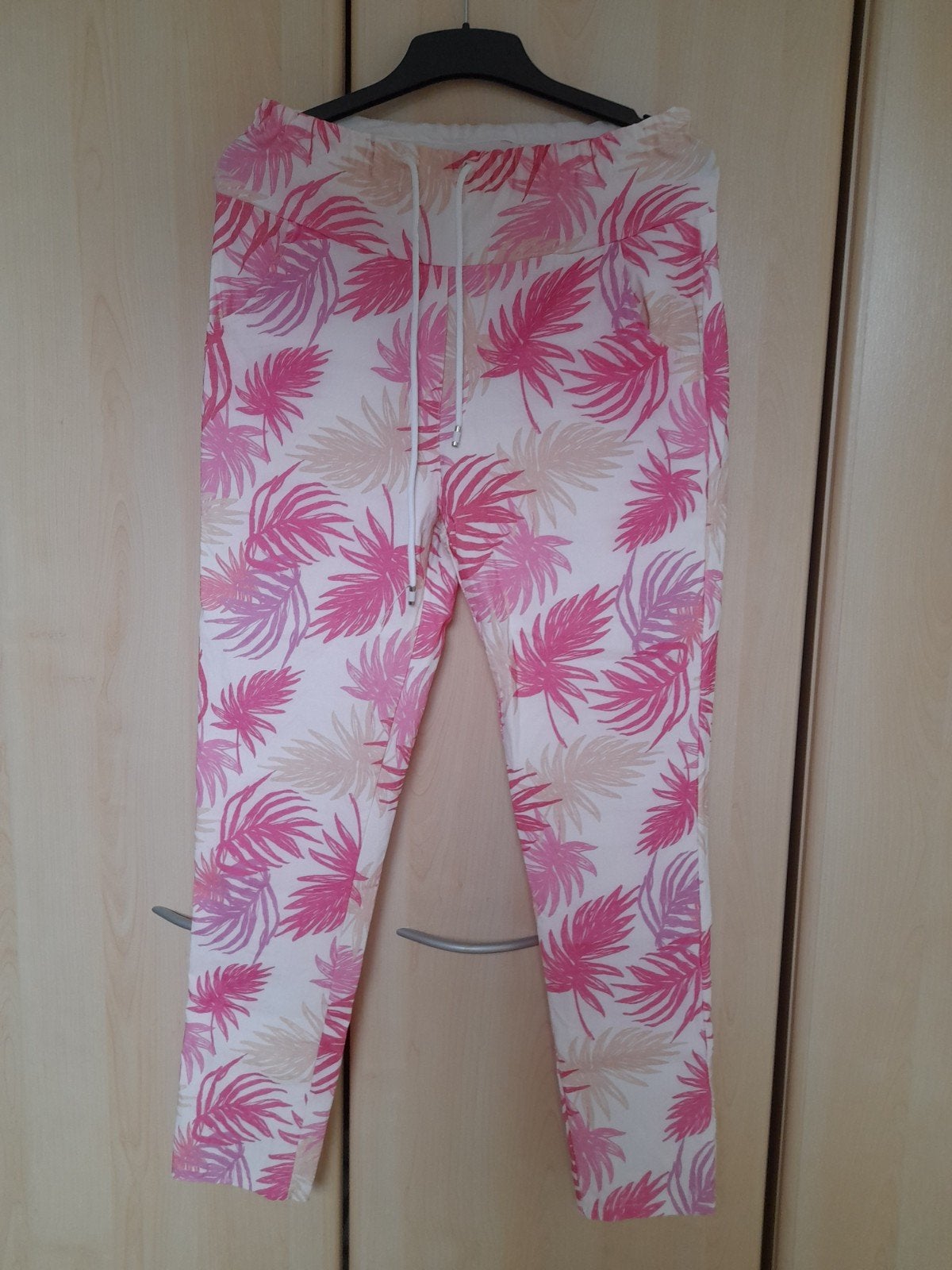 roze broek maat 42 ,nieuwstaat, Ophalen, Maat 42/44 (L), Roze