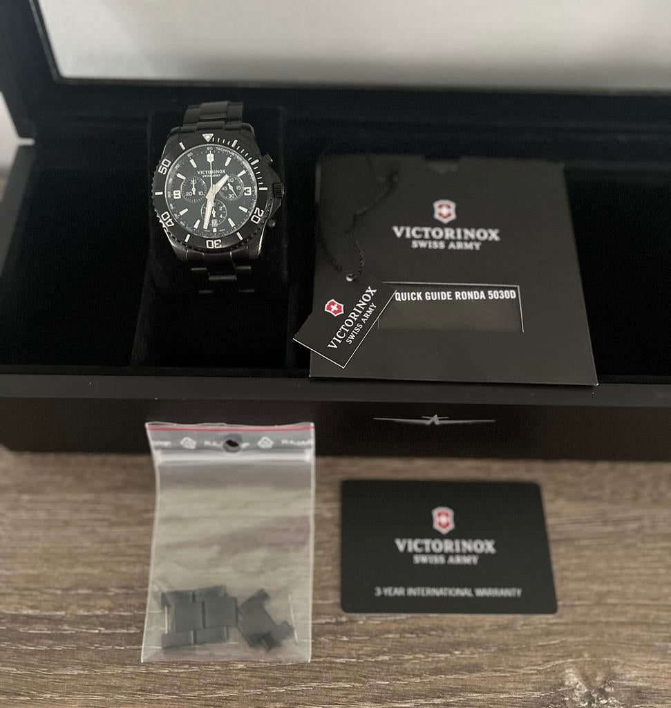 Victorinox MAVERICK CHRONO BLACK EDITION, Handtassen en Accessoires, Horloges | Heren, Overige merken, Staal, Staal, Polshorloge